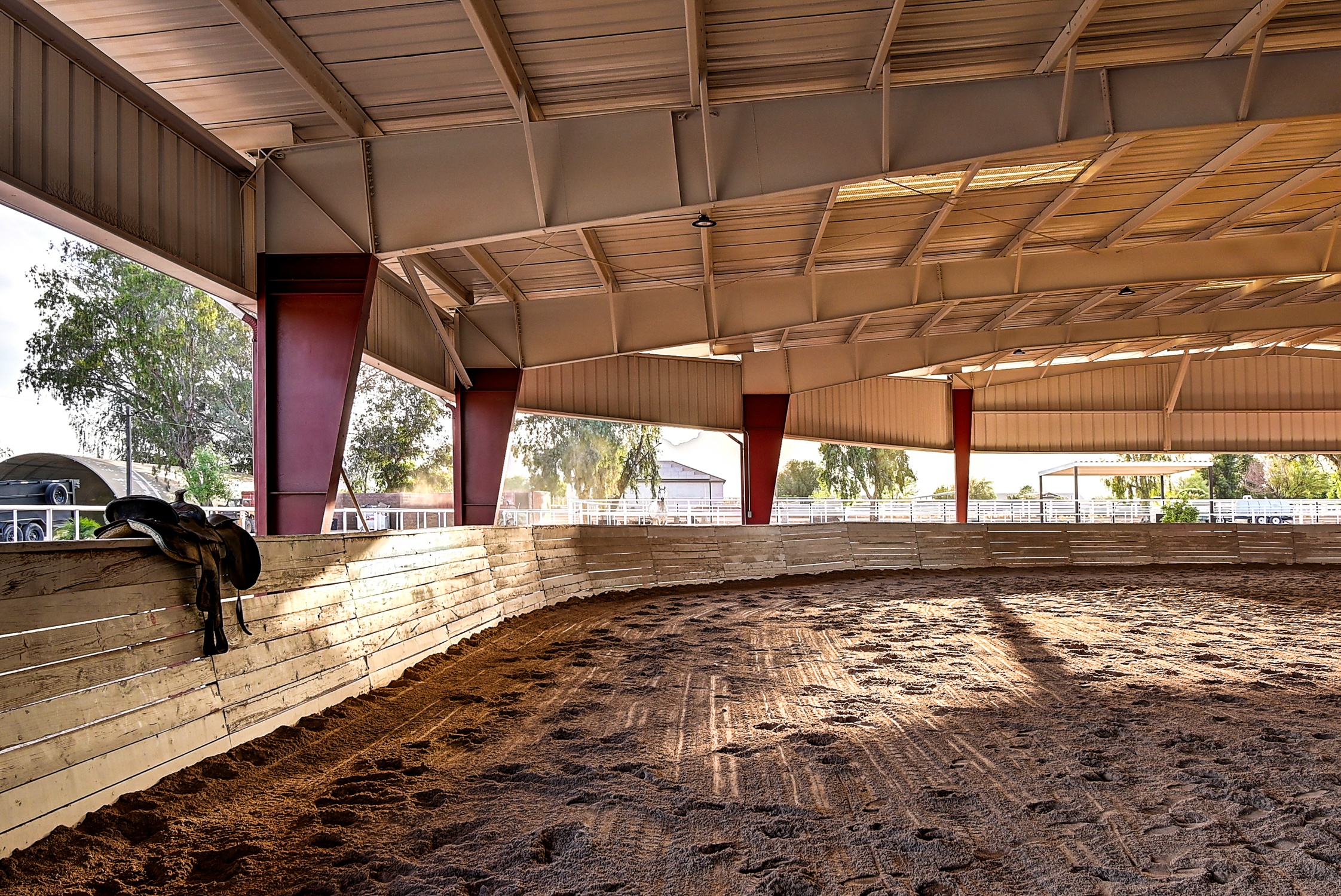Stunning 6 Bdm Desert Ranch Equestrian Estate! | Living Quarters + Stables | For Rent or Sublet