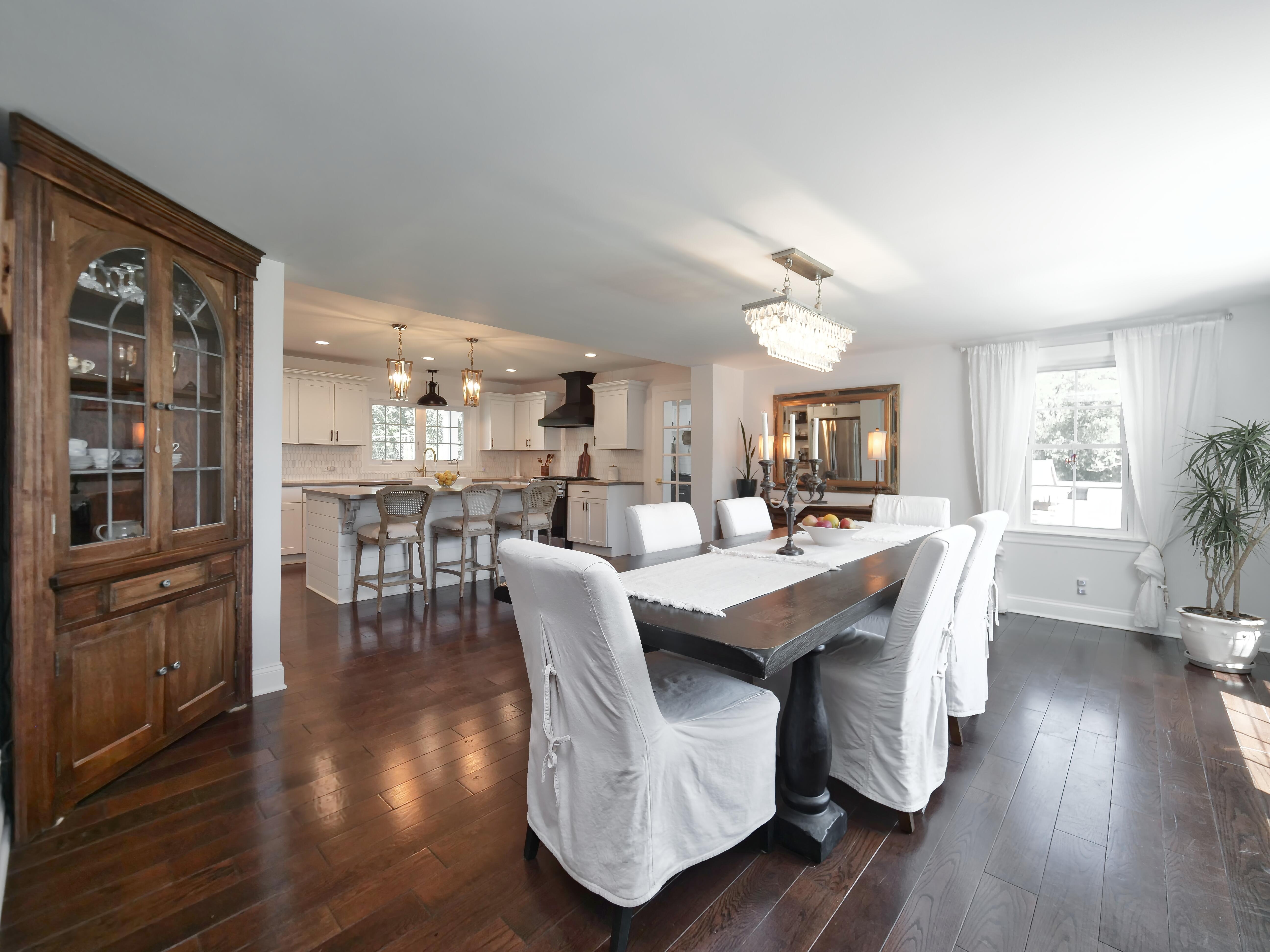 LUXURY EQUESTRIAN ESTATE---owner financing available! | Living Quarters + Stables | For Sale