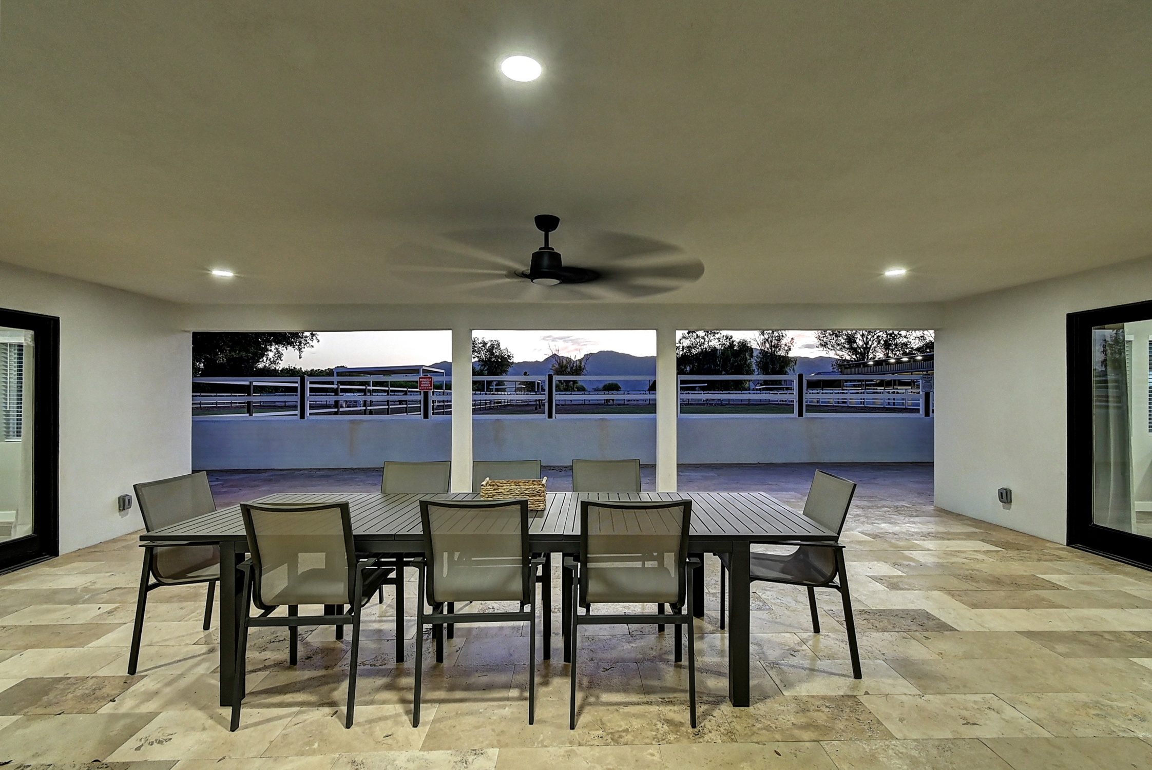 Stunning 6 Bdm Desert Ranch Equestrian Estate! | Living Quarters + Stables | For Rent or Sublet