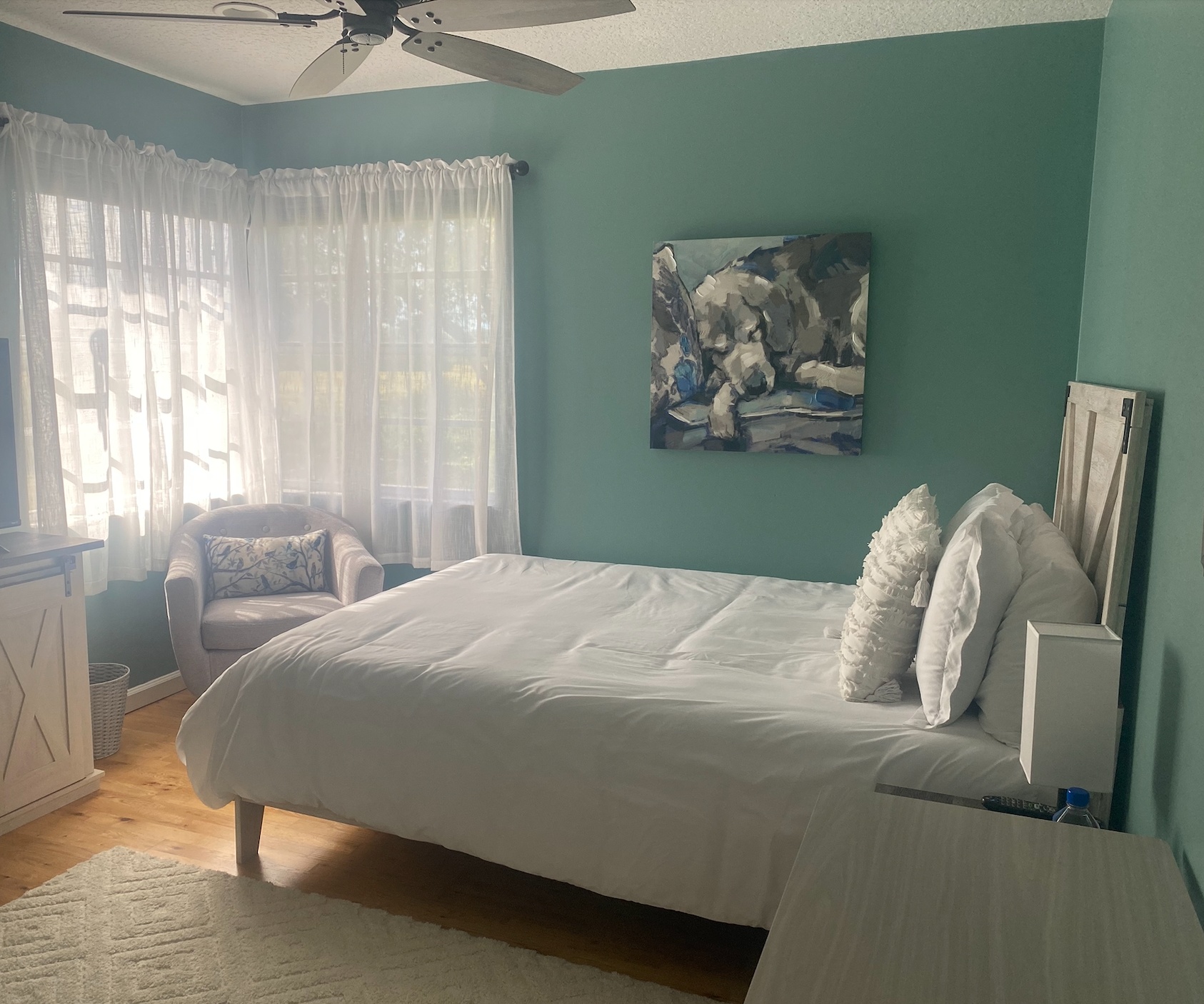 Rooms for rent for WEF Season 2026/27 | Groom Quarters | For Rent or Sublet