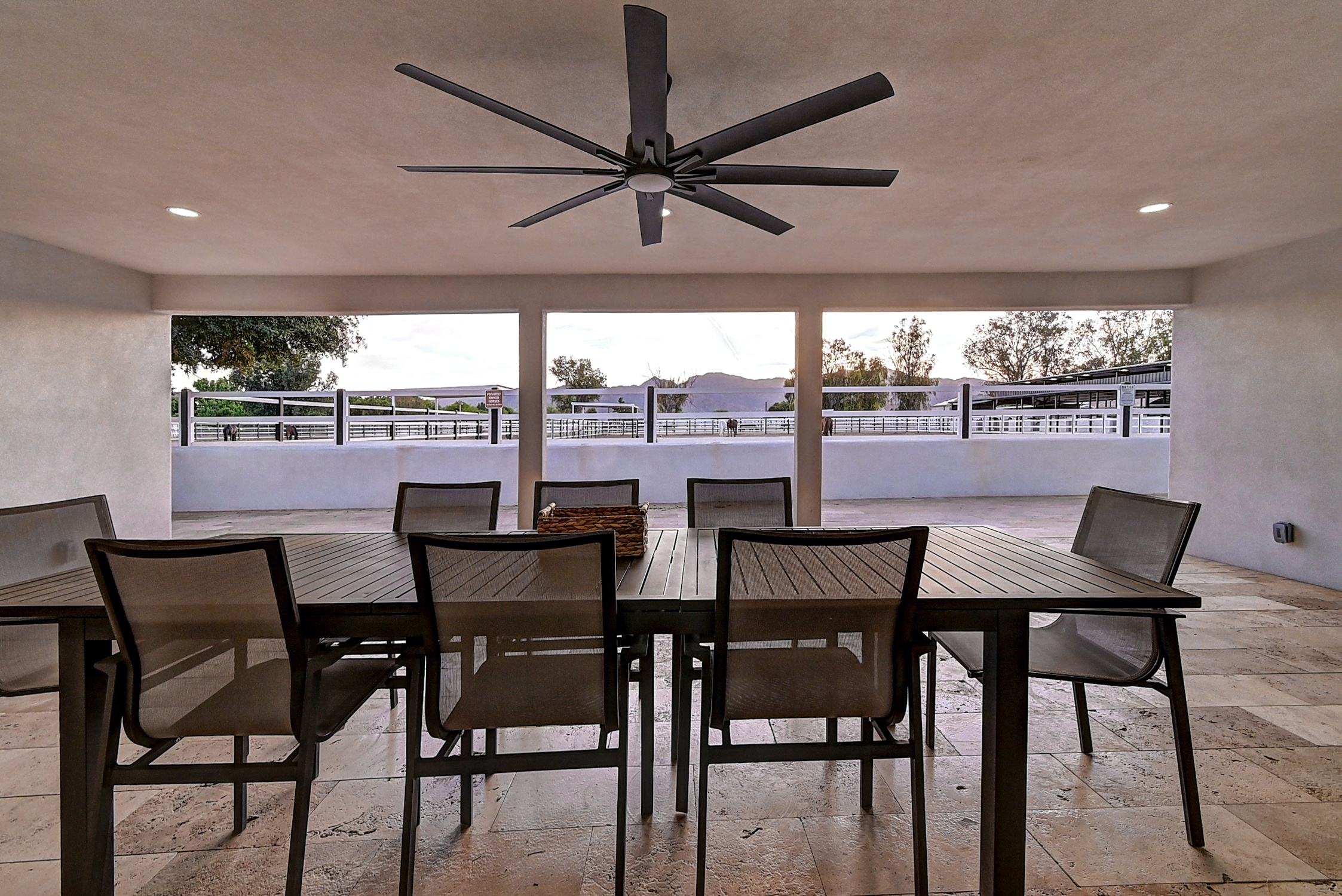 Stunning 6 Bdm Desert Ranch Equestrian Estate! | Living Quarters + Stables | For Rent or Sublet