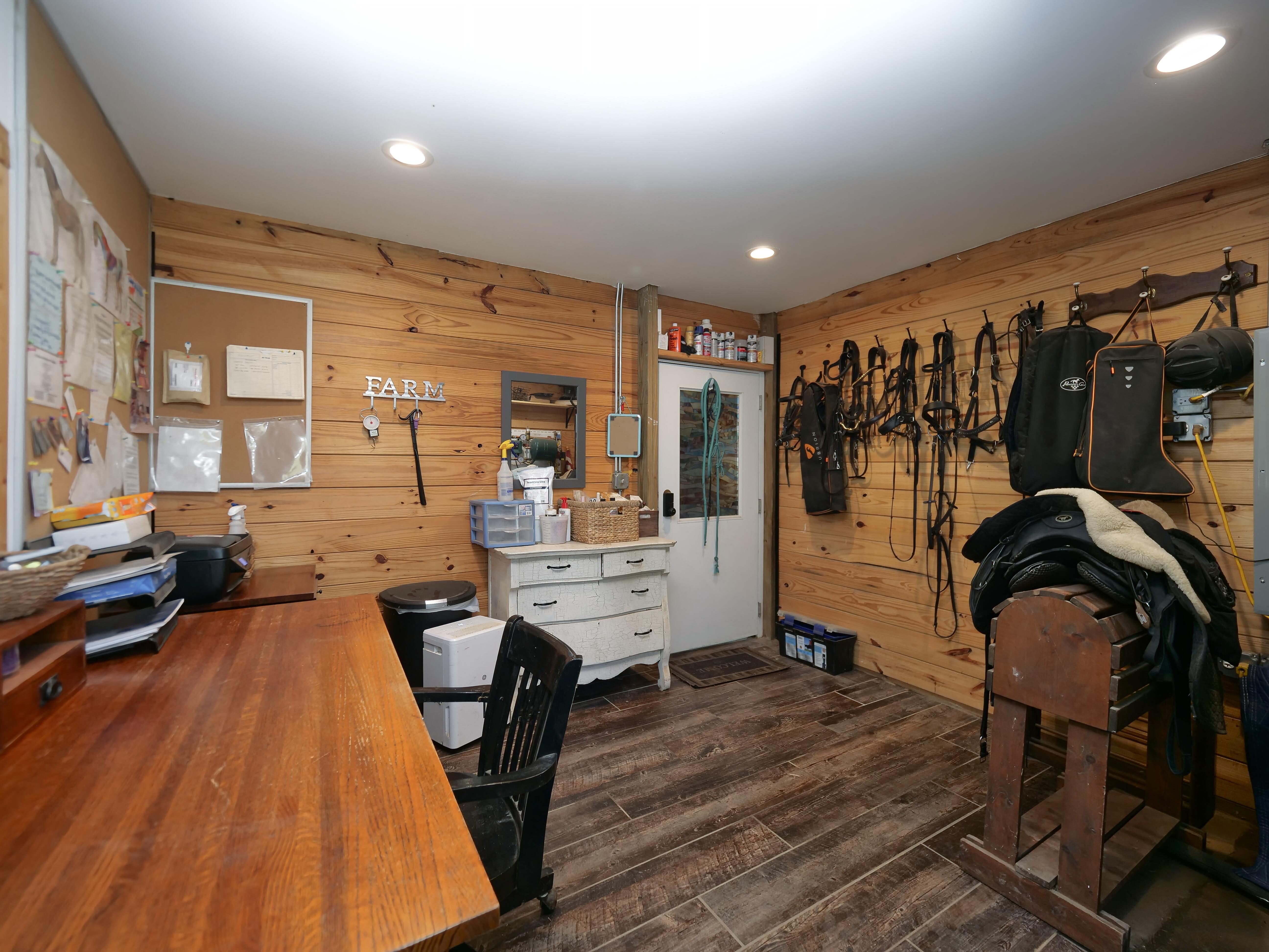 LUXURY EQUESTRIAN ESTATE---owner financing available! | Living Quarters + Stables | For Sale