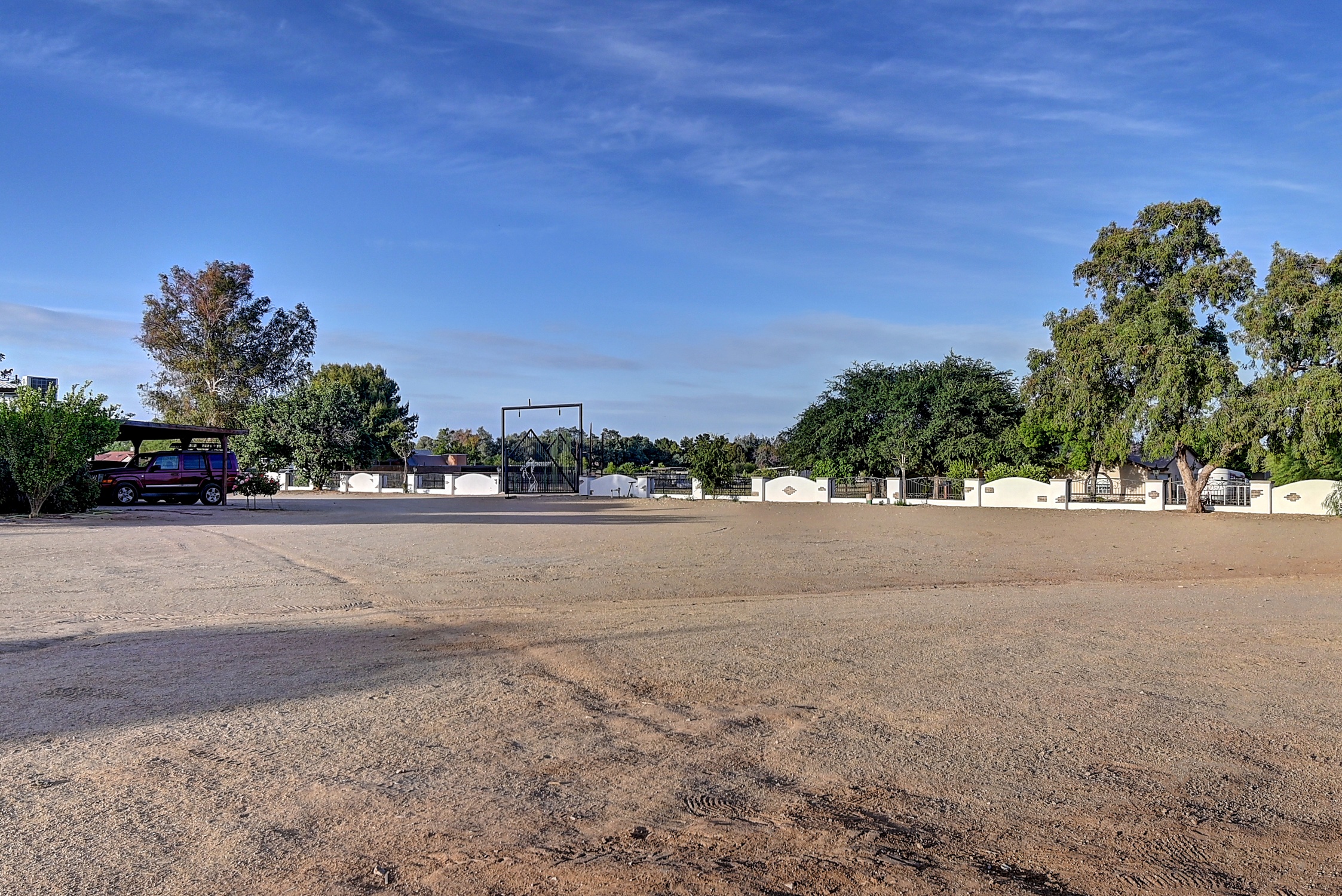 Stunning 6 Bdm Desert Ranch Equestrian Estate! | Living Quarters + Stables | For Rent or Sublet