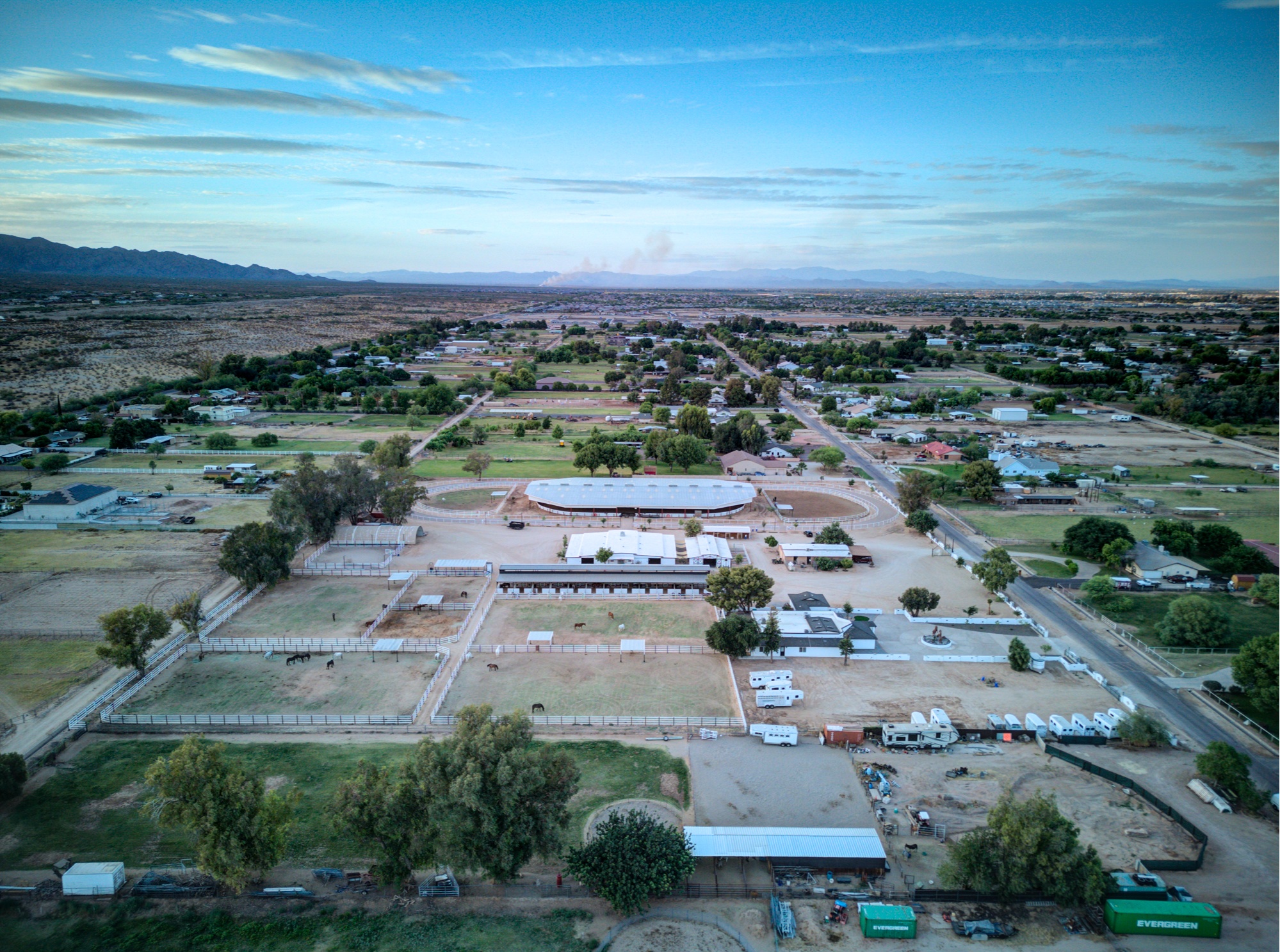 Stunning 6 Bdm Desert Ranch Equestrian Estate! | Living Quarters + Stables | For Rent or Sublet