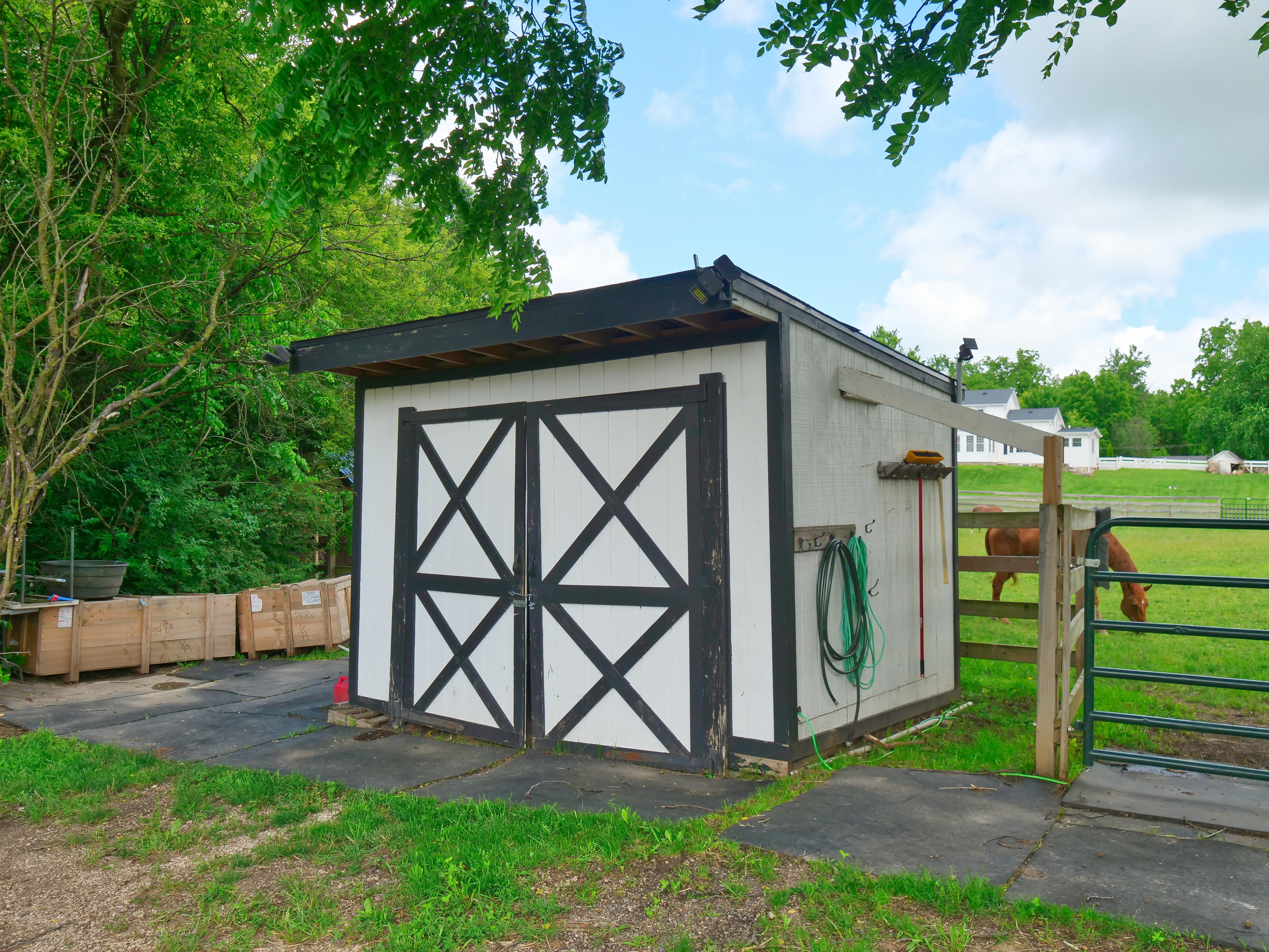 LUXURY EQUESTRIAN ESTATE---owner financing available! | Living Quarters + Stables | For Sale