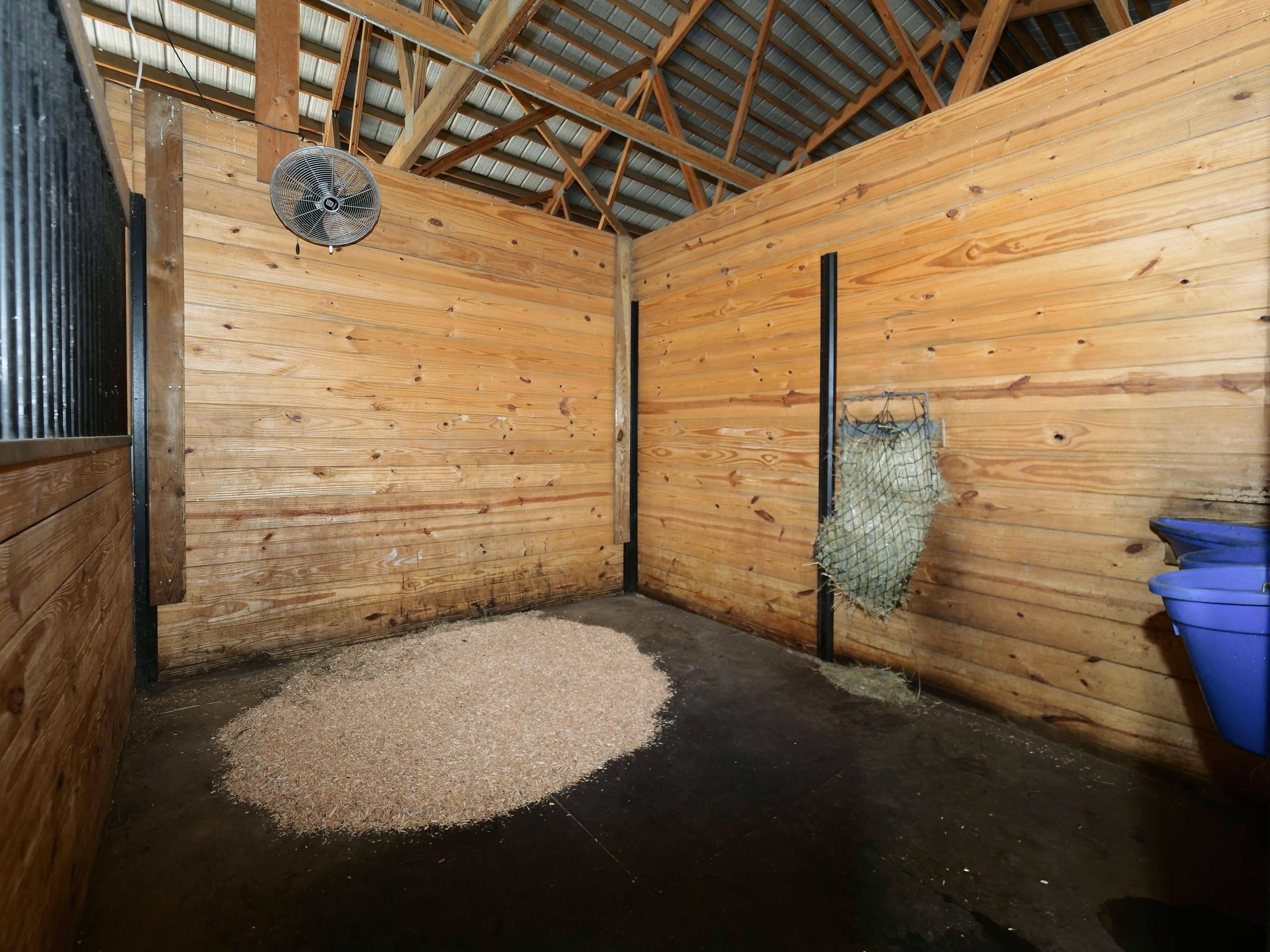 LUXURY EQUESTRIAN ESTATE---owner financing available! | Living Quarters + Stables | For Sale