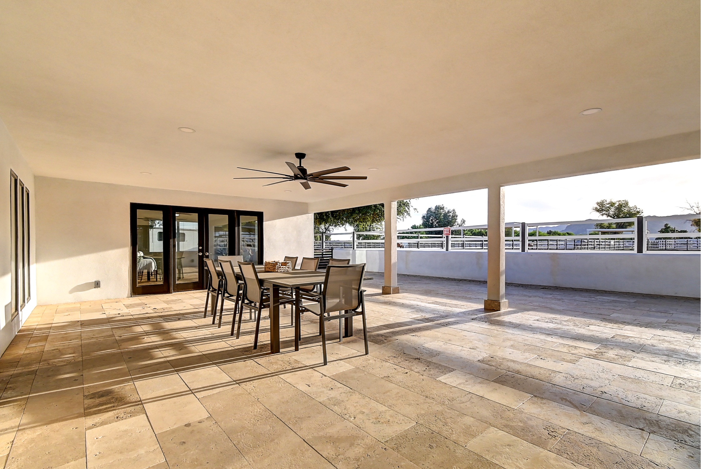 Stunning 6 Bdm Desert Ranch Equestrian Estate! | Living Quarters + Stables | For Rent or Sublet