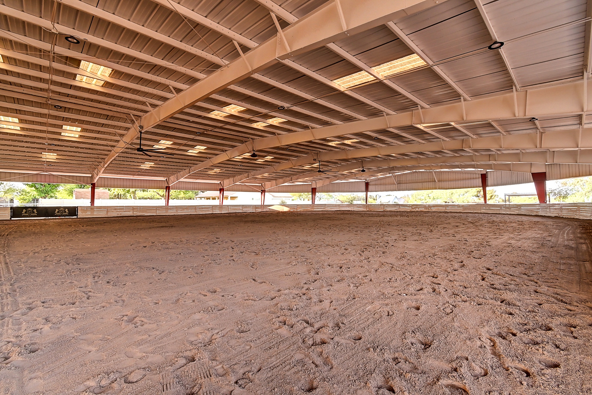Stunning 6 Bdm Desert Ranch Equestrian Estate! | Living Quarters + Stables | For Rent or Sublet