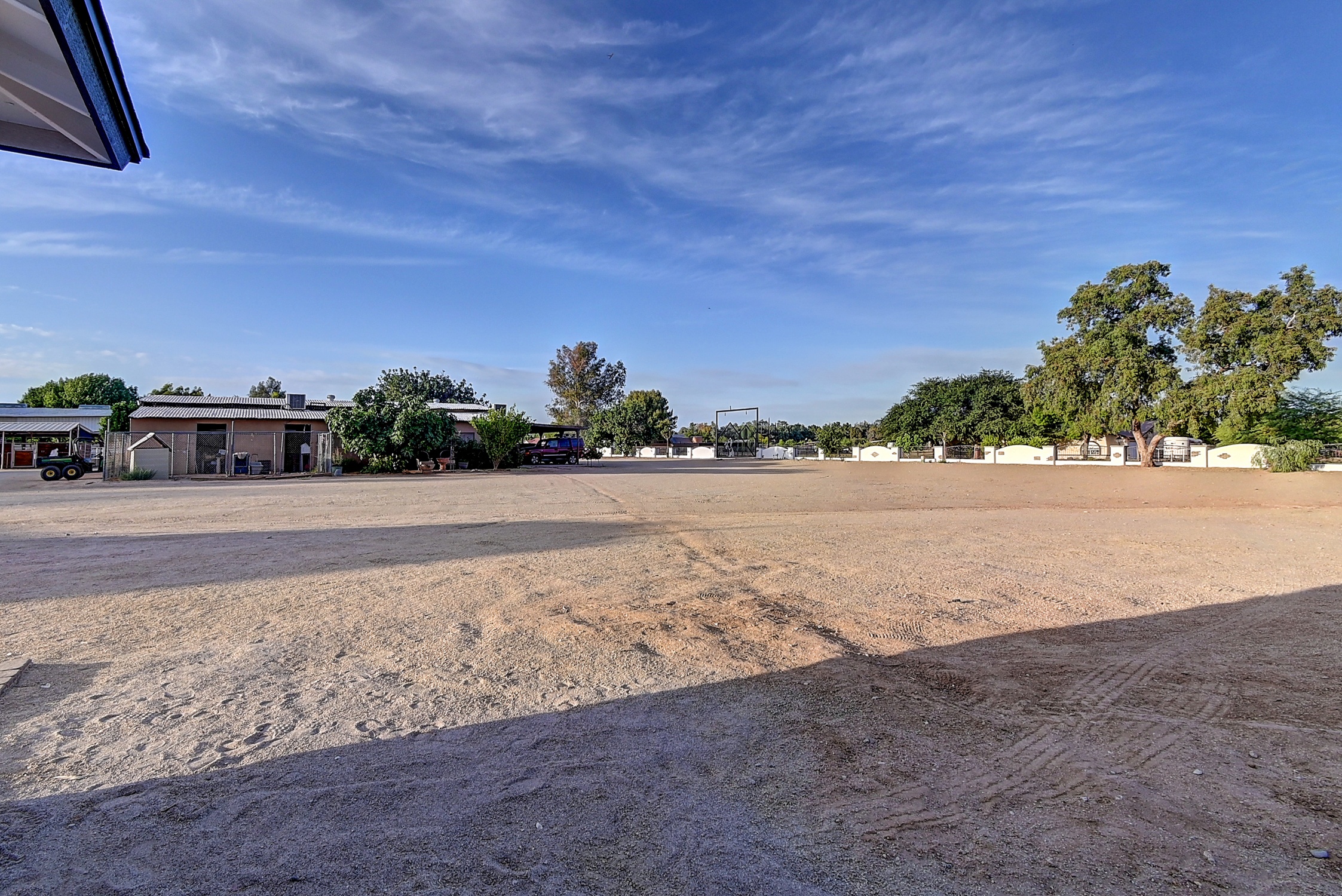 Stunning 6 Bdm Desert Ranch Equestrian Estate! | Living Quarters + Stables | For Rent or Sublet