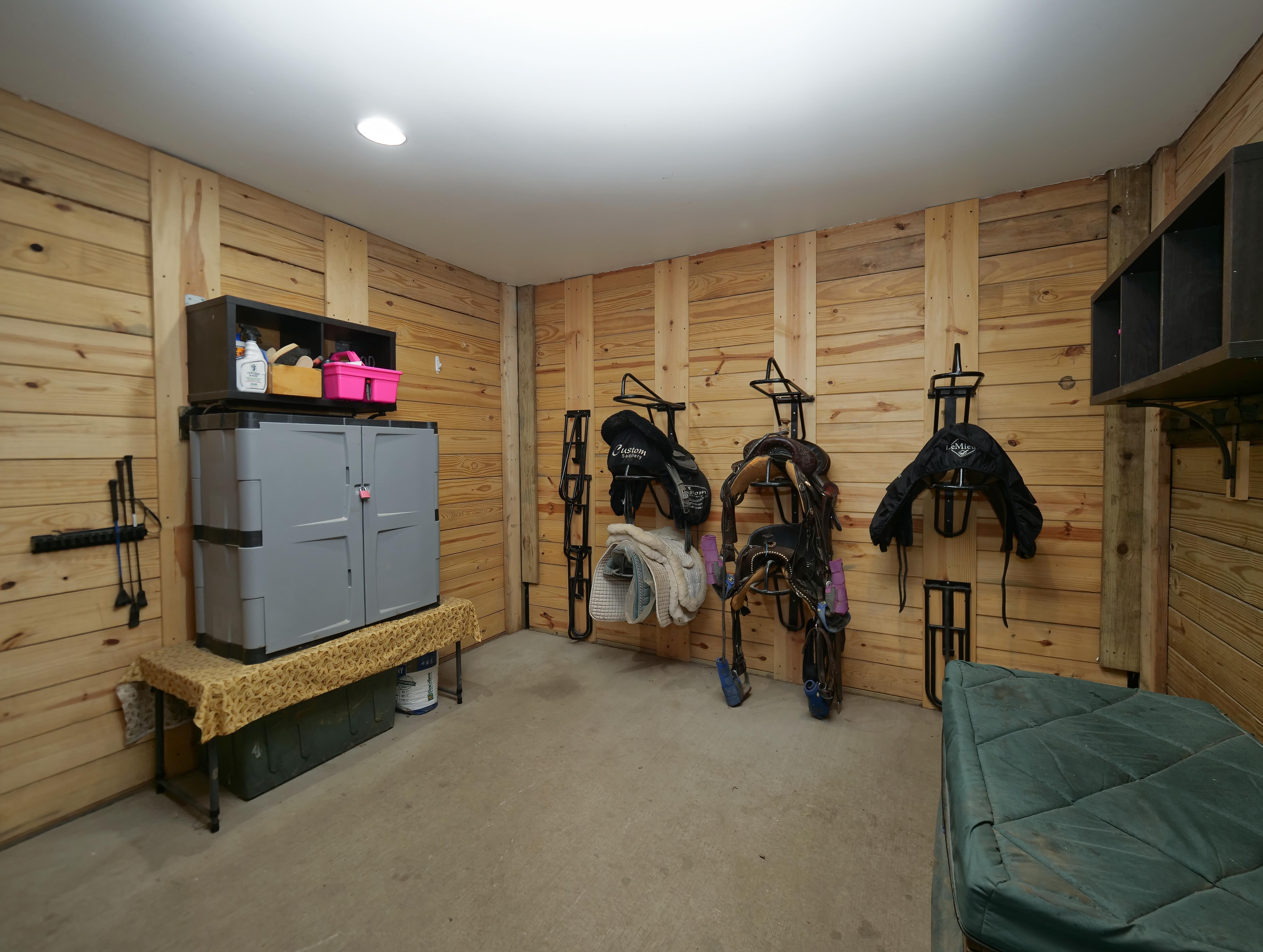 LUXURY EQUESTRIAN ESTATE---owner financing available! | Living Quarters + Stables | For Sale
