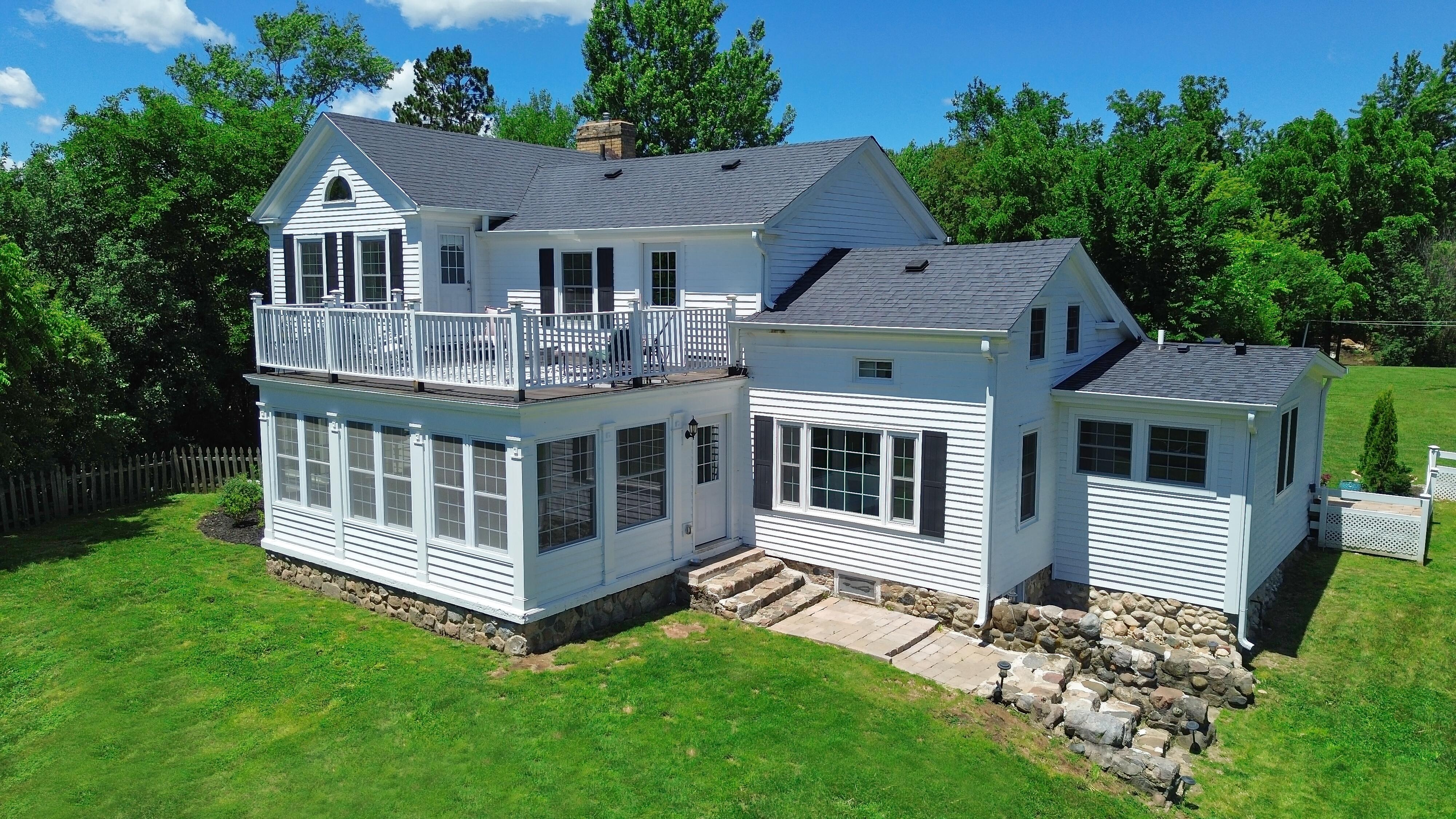 LUXURY EQUESTRIAN ESTATE---owner financing available! | Living Quarters + Stables | For Sale