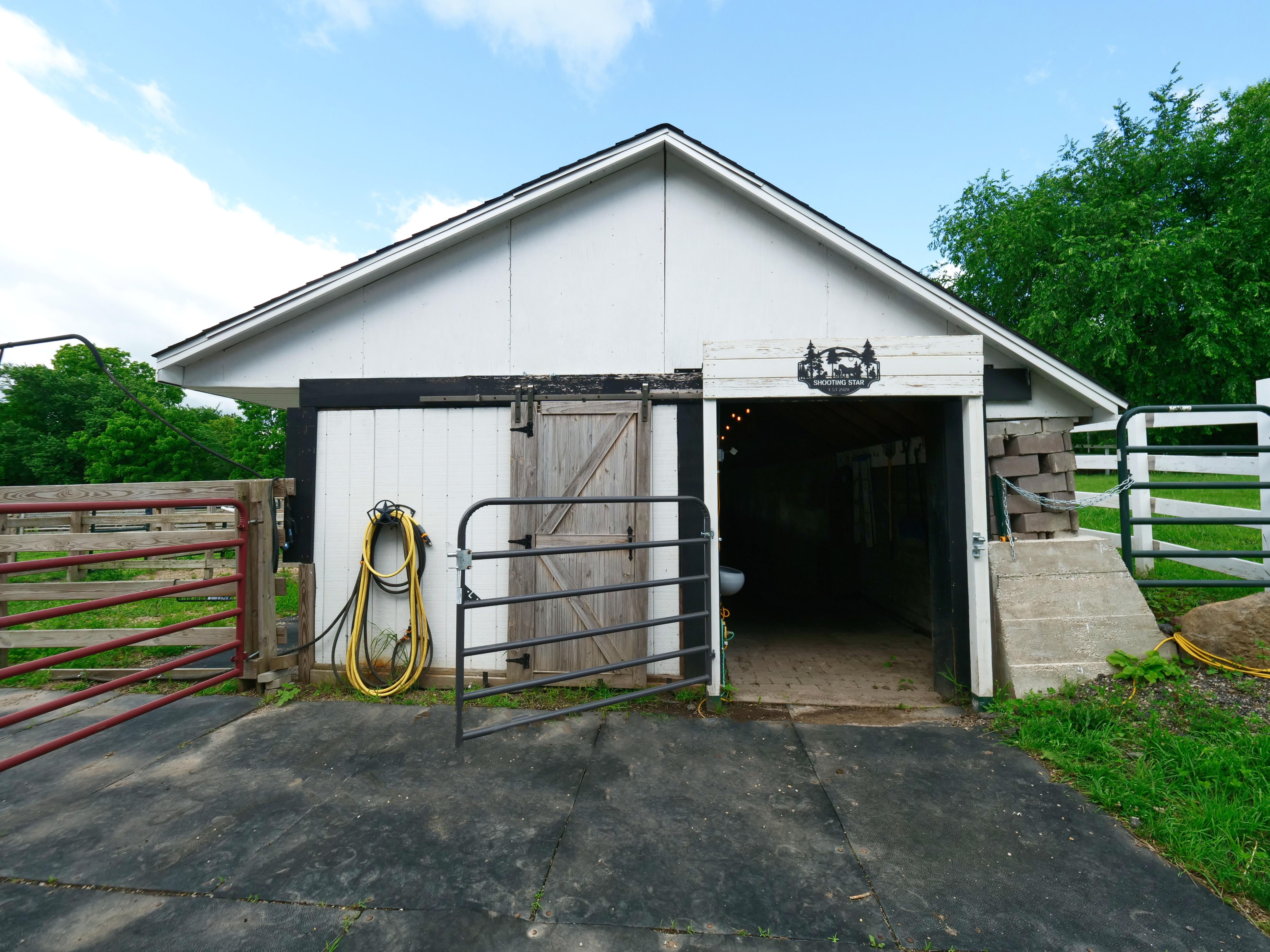 LUXURY EQUESTRIAN ESTATE---owner financing available! | Living Quarters + Stables | For Sale