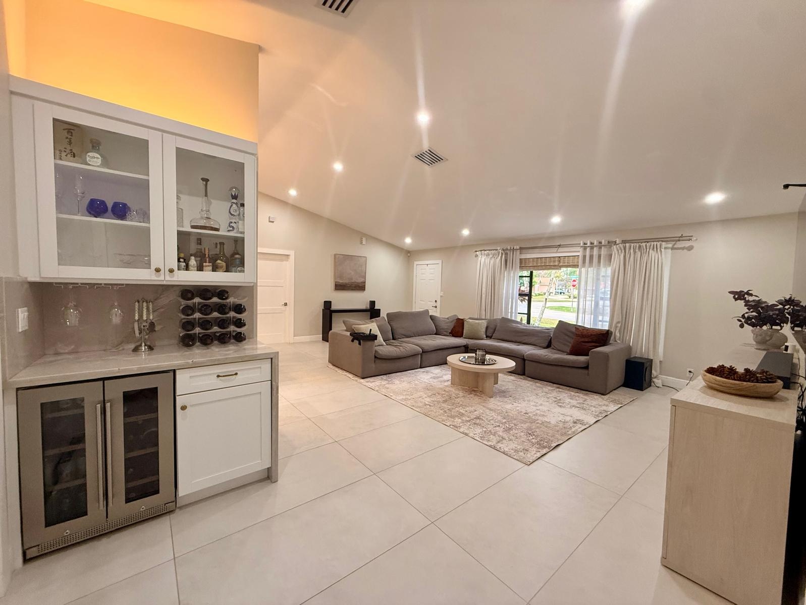 FULLY REMODELED WELLINGTON HOME | 4 BEDROOMS | FENCED CORNER LOT | SCREENED PATIO | PREMIUM KITCHEN | Living Quarters | For Rent or Sublet