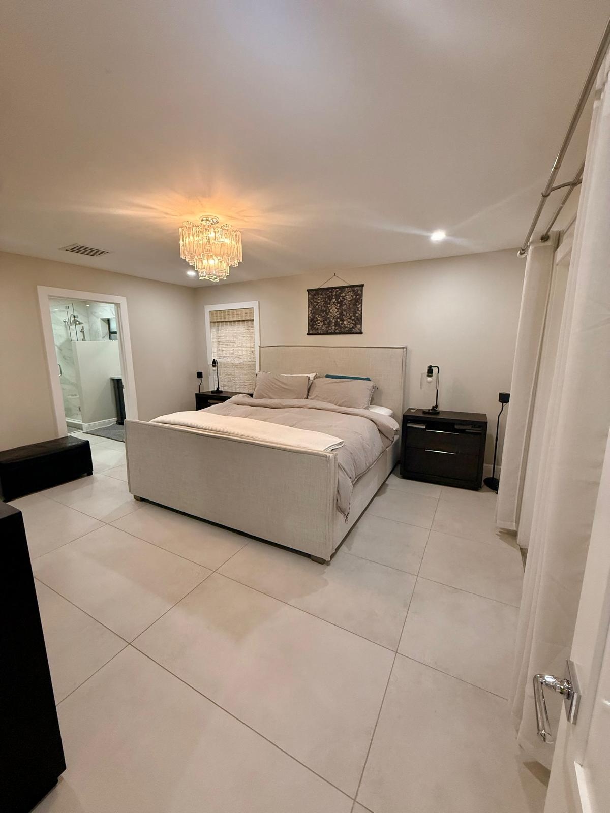 FULLY REMODELED WELLINGTON HOME | 4 BEDROOMS | FENCED CORNER LOT | SCREENED PATIO | PREMIUM KITCHEN | Living Quarters | For Rent or Sublet