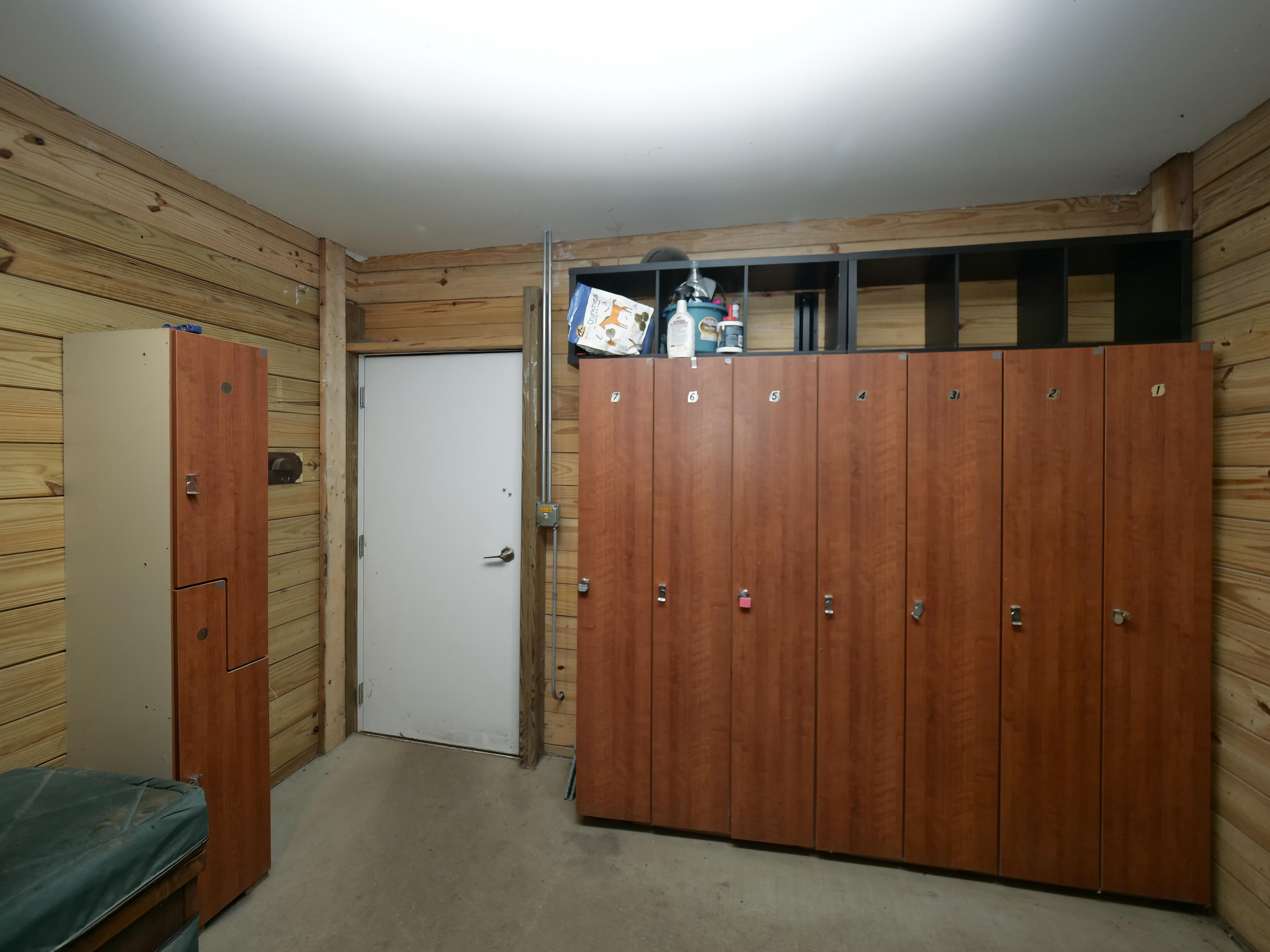 LUXURY EQUESTRIAN ESTATE---owner financing available! | Living Quarters + Stables | For Sale