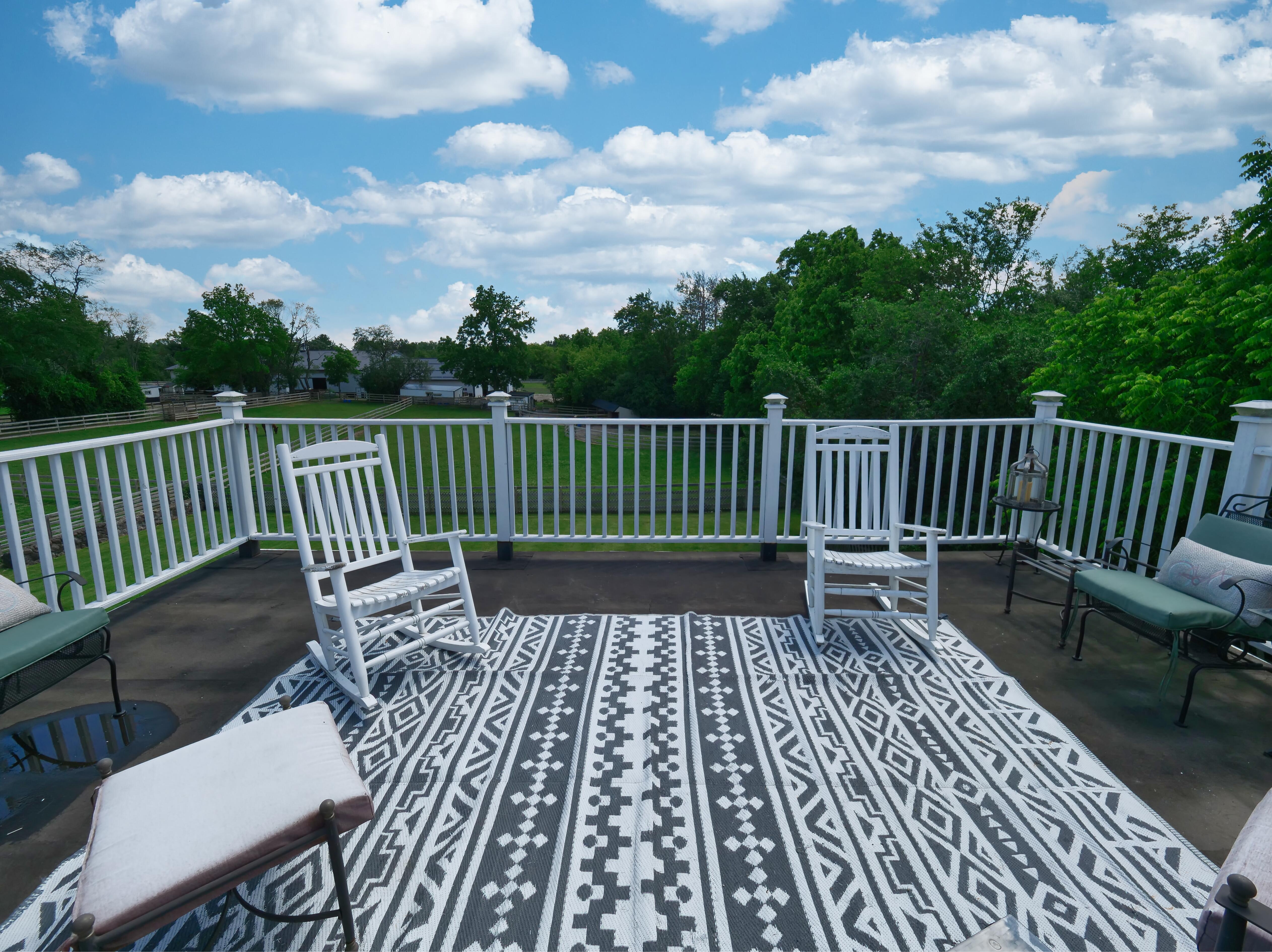 LUXURY EQUESTRIAN ESTATE---owner financing available! | Living Quarters + Stables | For Sale