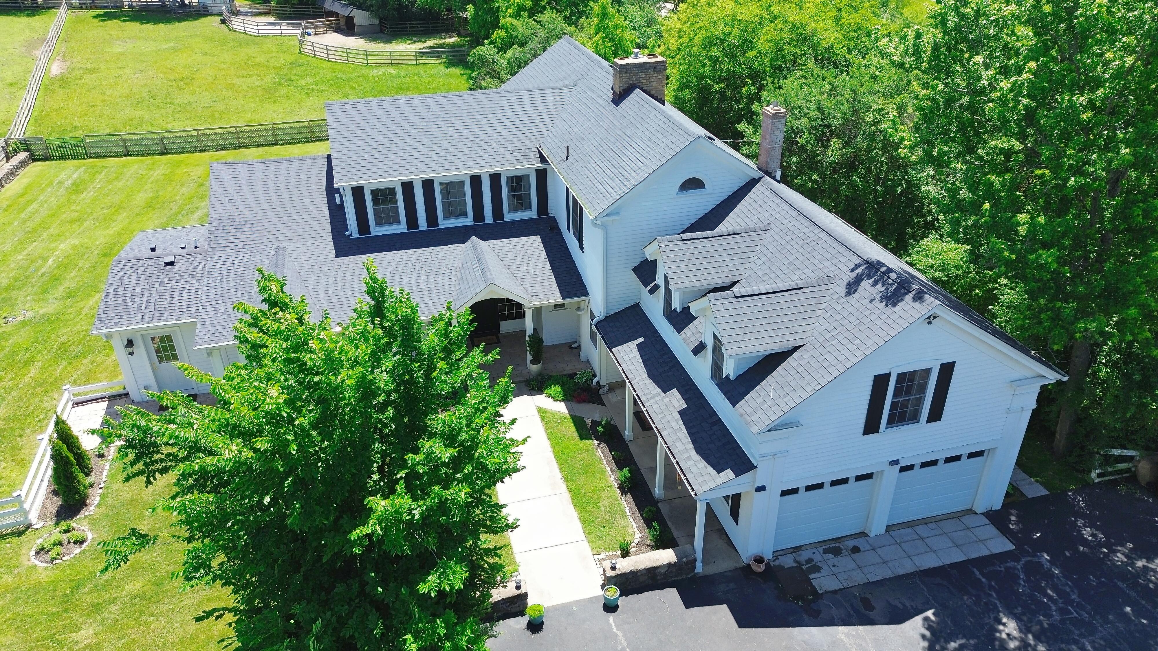 LUXURY EQUESTRIAN ESTATE---owner financing available! | Living Quarters + Stables | For Sale