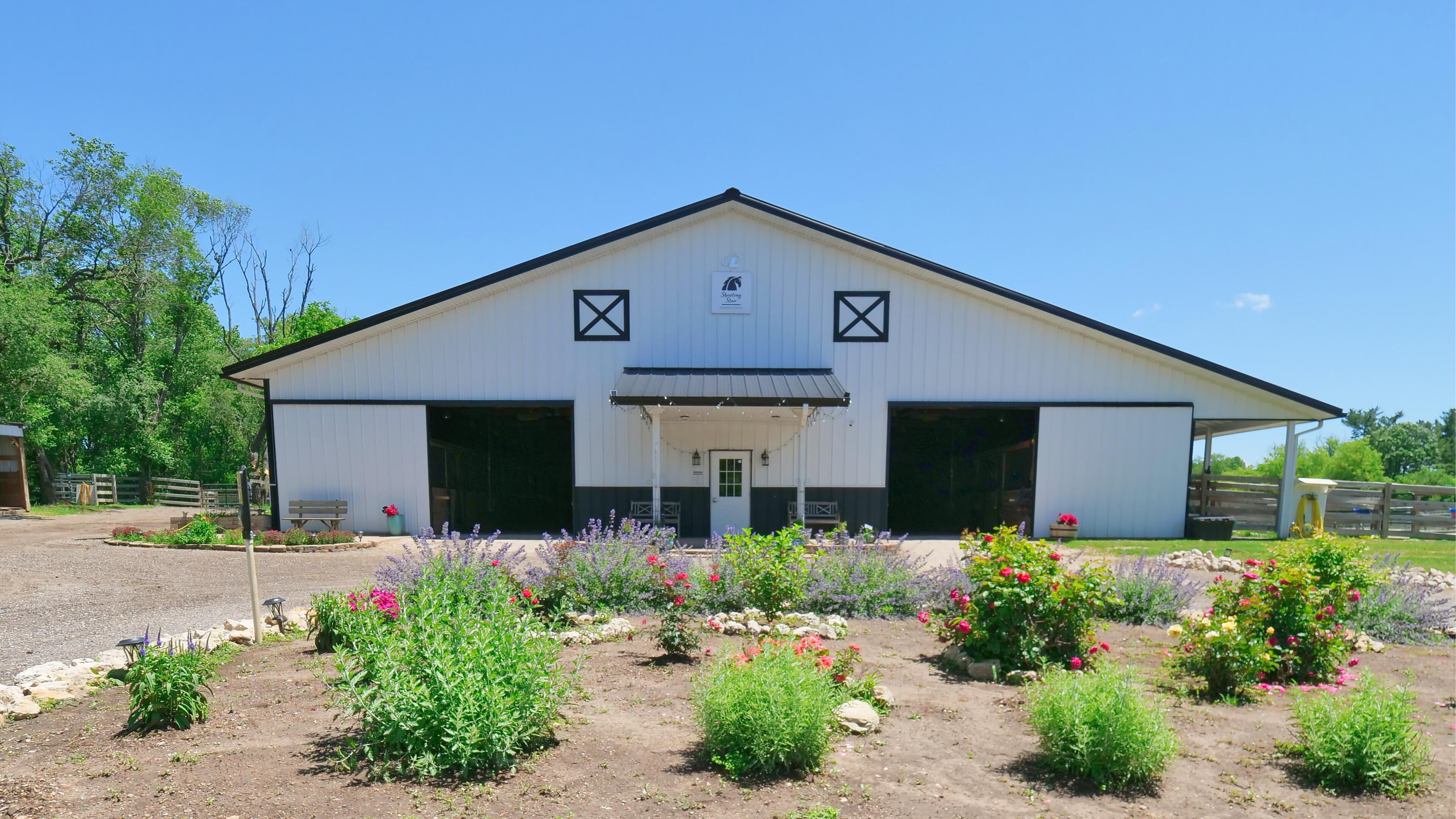 LUXURY EQUESTRIAN ESTATE---owner financing available! | Living Quarters + Stables | For Sale