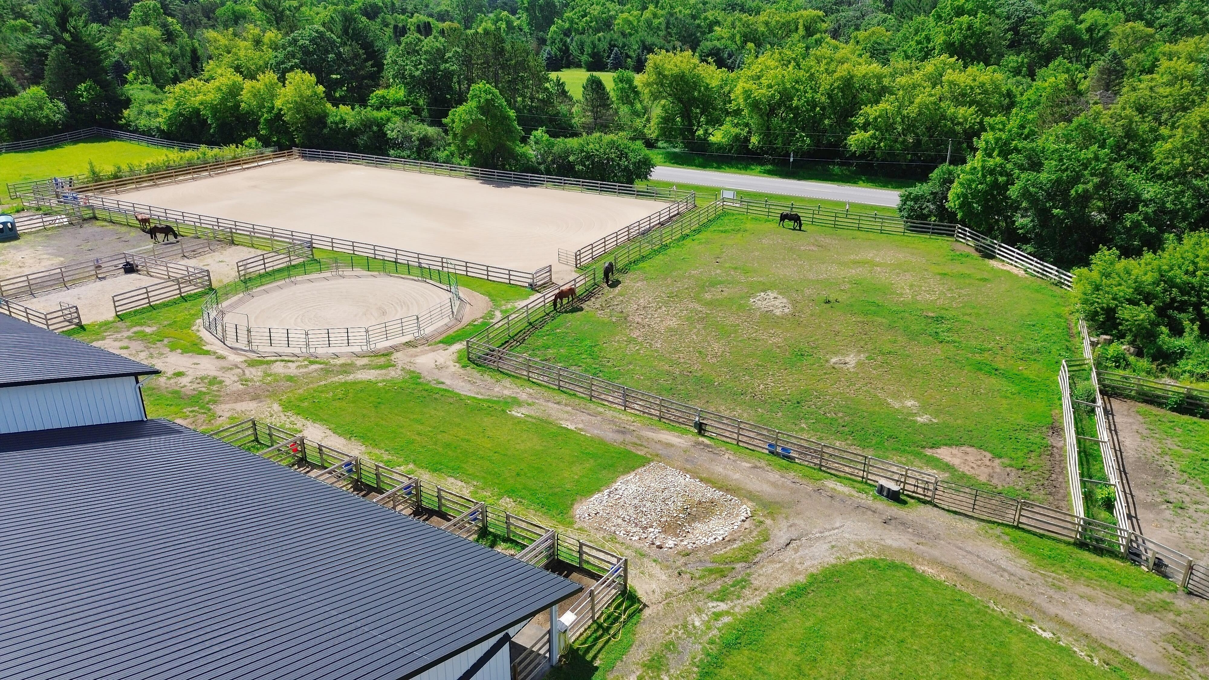 LUXURY EQUESTRIAN ESTATE---owner financing available! | Living Quarters + Stables | For Sale