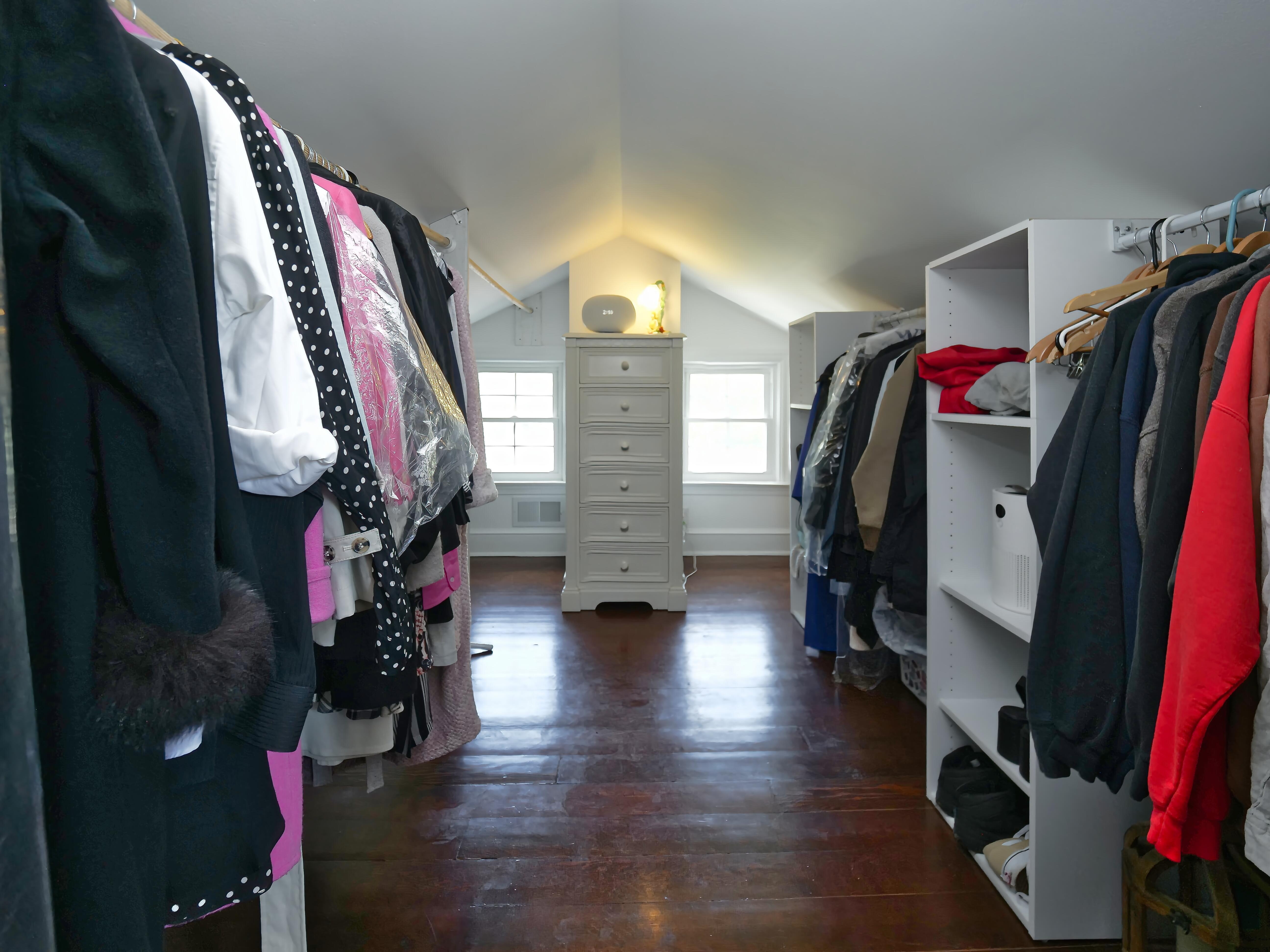 LUXURY EQUESTRIAN ESTATE---owner financing available! | Living Quarters + Stables | For Sale